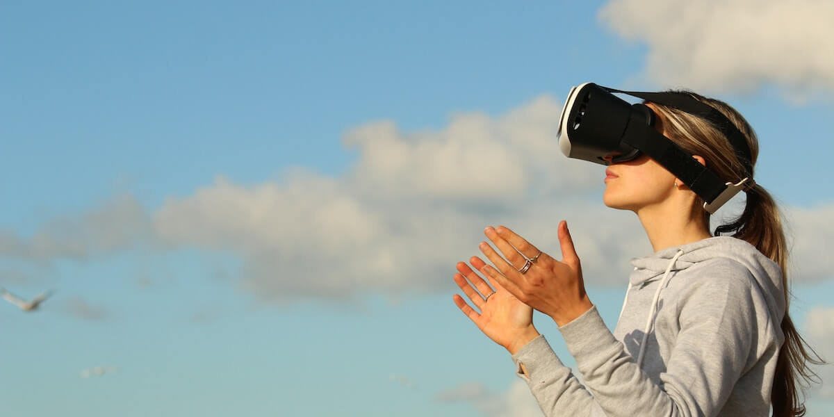 designing intuitive user interfaces for virtual reality